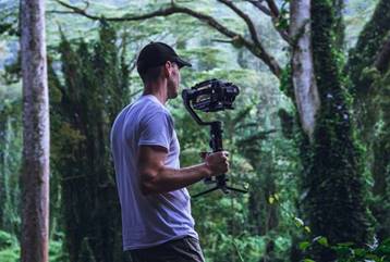 CALL FOR PHOTOGRAPHERS & VIDEOGRAPHERS!