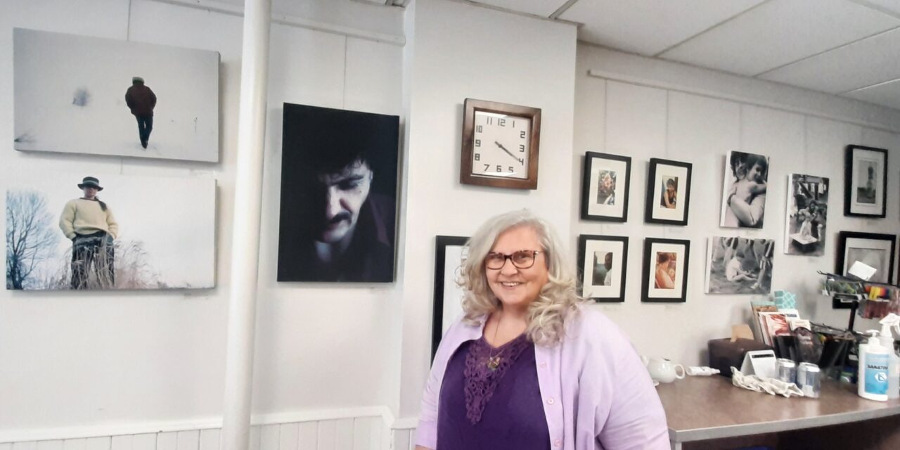 Behind the scenes with THIS CONTACT! An art tour of the FORMS, FACES & SPACES Exhibition!